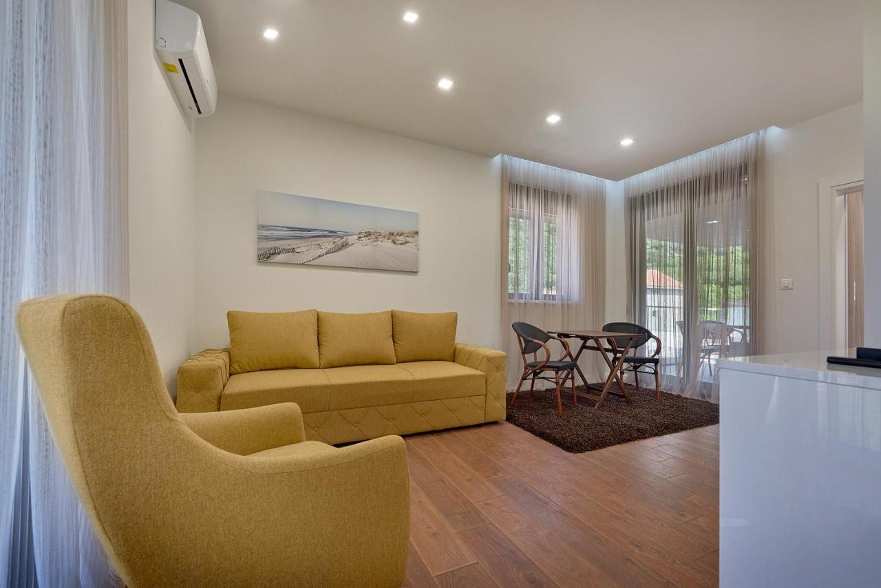 Georgiy Lux Apartments Lastva Grbaljska Luaran gambar